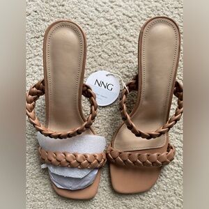 Women’s NNG Shoes.